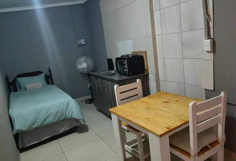 Majatalo Good And Proper Guest Lodge