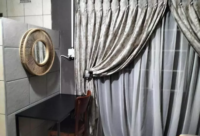 Majatalo Good And Proper Guest Lodge