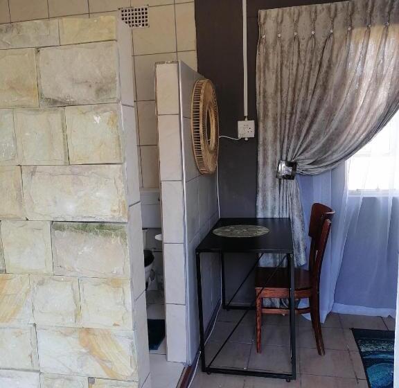 Pension Good And Proper Guest Lodge