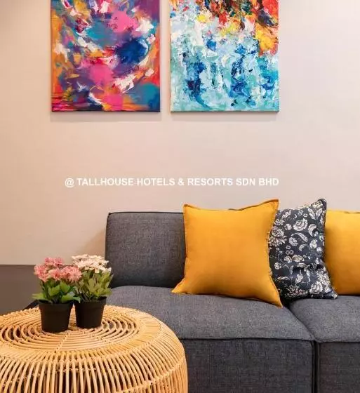 Tallhouse Apartment