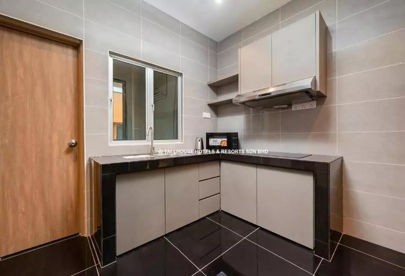 Tallhouse Apartment