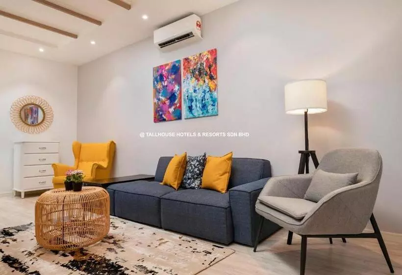 Tallhouse Apartment