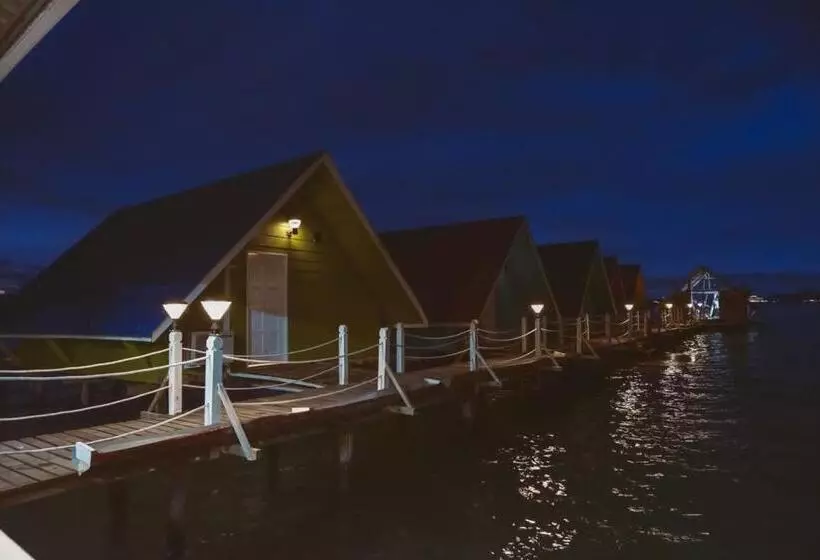 Adil Waterhouse Resort