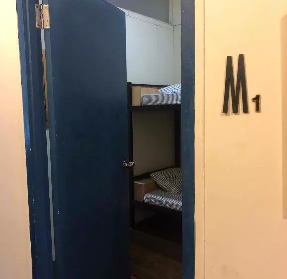 ユースホステル 24 Seven B&b Mamasan