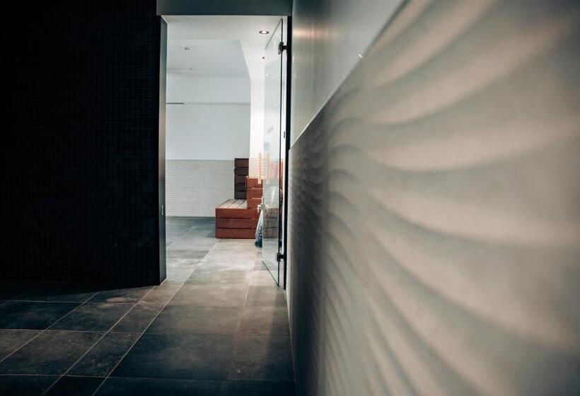 تختخواب و صبحانه Clos Nestor