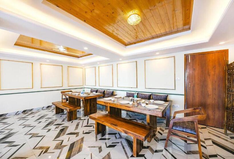 צימר Fabhotel Kishore Vatika