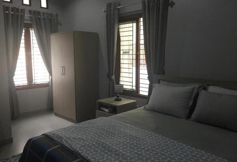 تختخواب و صبحانه Villa Syamsu