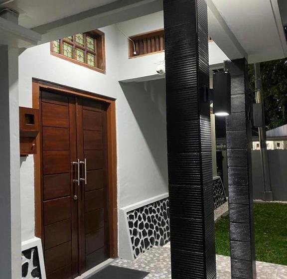 تختخواب و صبحانه Villa Syamsu