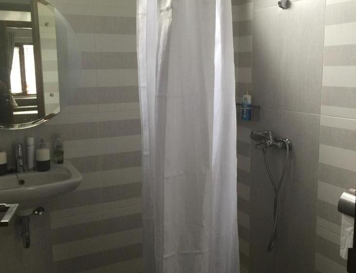 تختخواب و صبحانه Villa Syamsu