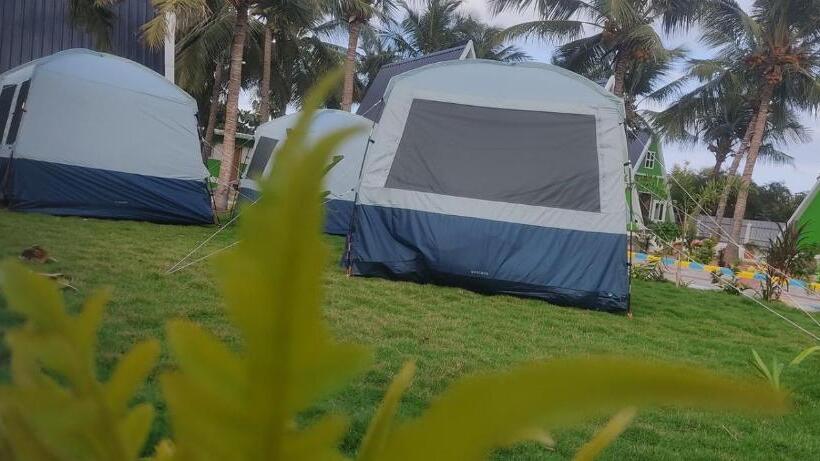 Greenleaf Resorts And Restaurant