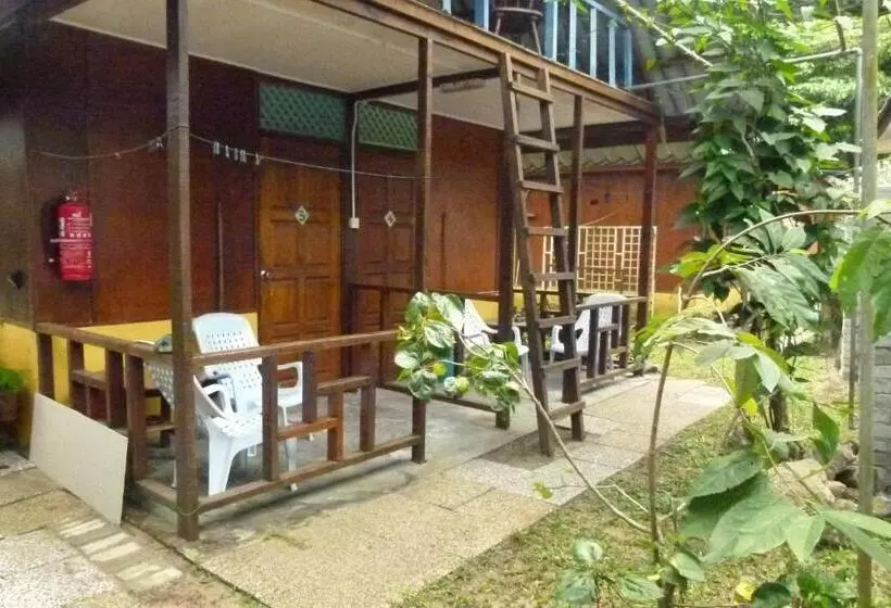 Hotelli Cheers Garden Chalet