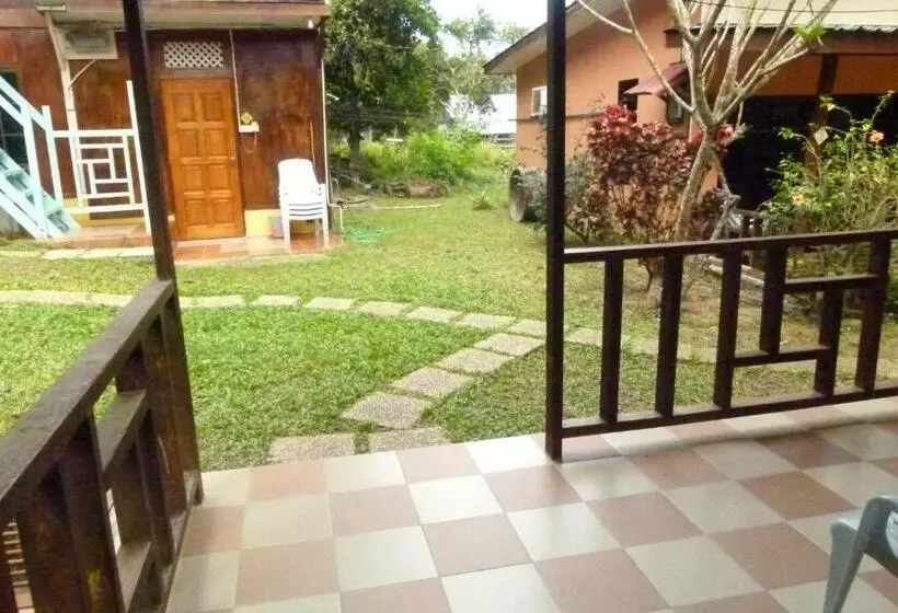 Hotelli Cheers Garden Chalet