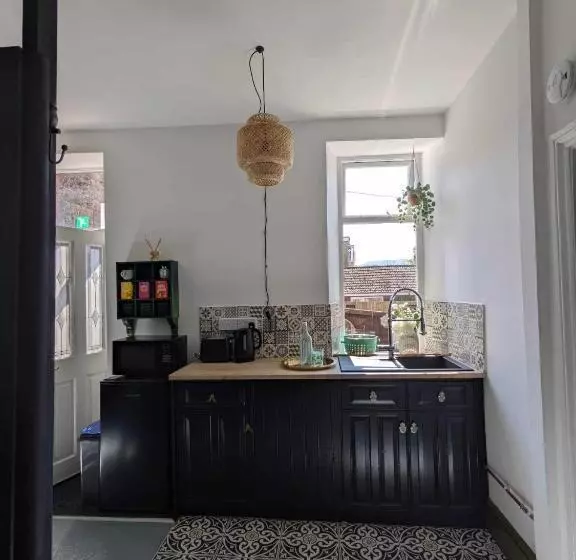 Kapselihotelli Cwmcarn Hotel & Bunkhouse