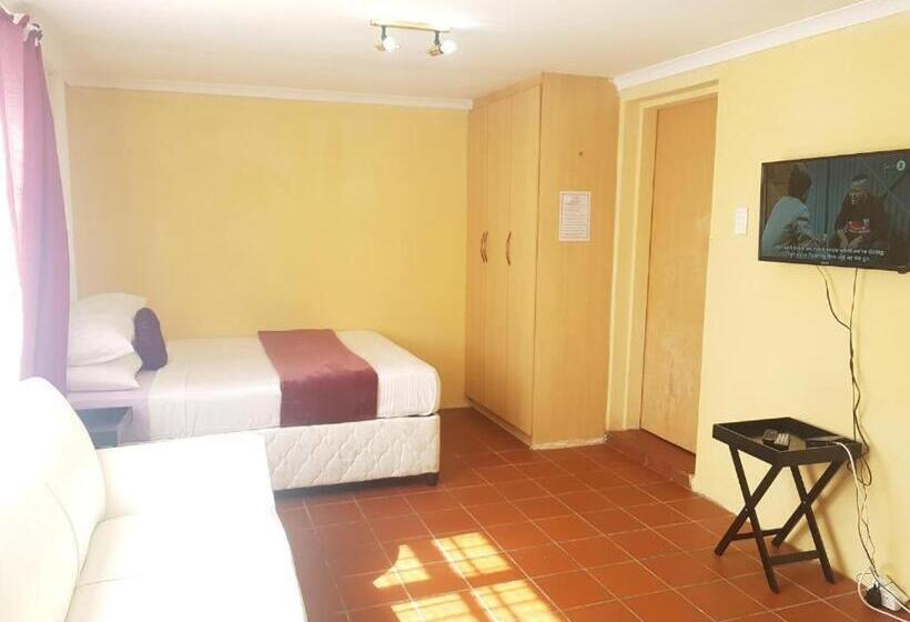 Pension Halfway Guests