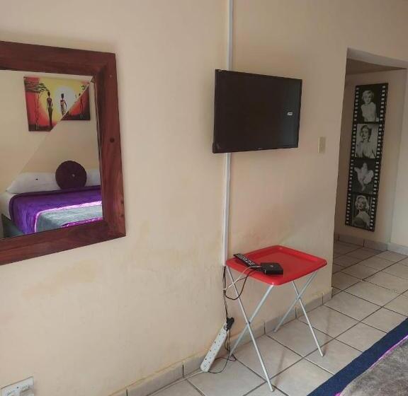 Pension Halfway Guests