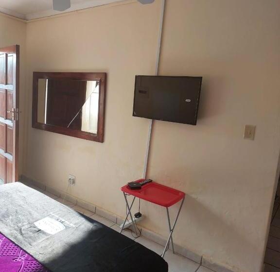 Pension Halfway Guests