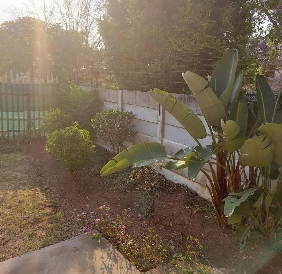 Pension Halfway Guests