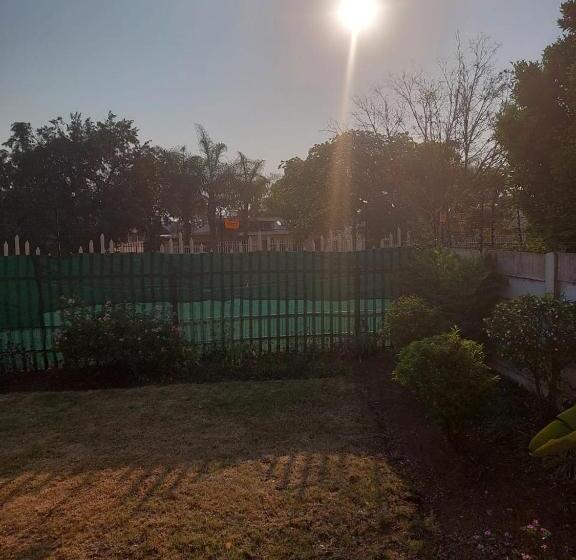 Pension Halfway Guests