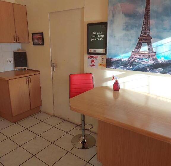 Pension Halfway Guests