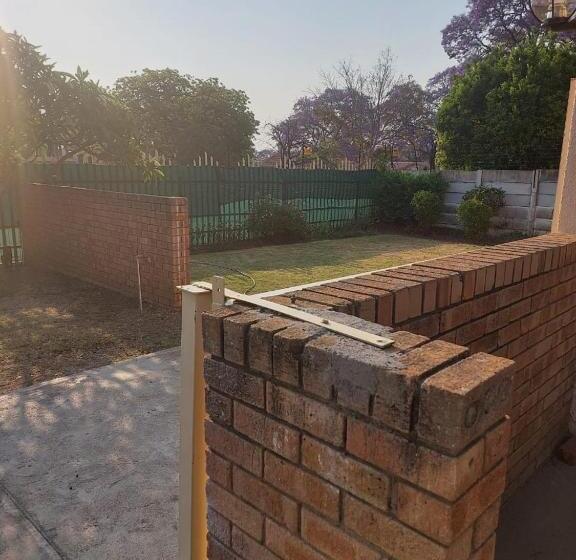 Pension Halfway Guests