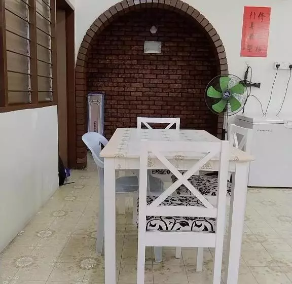 ペンション Happy Bentong Guest House