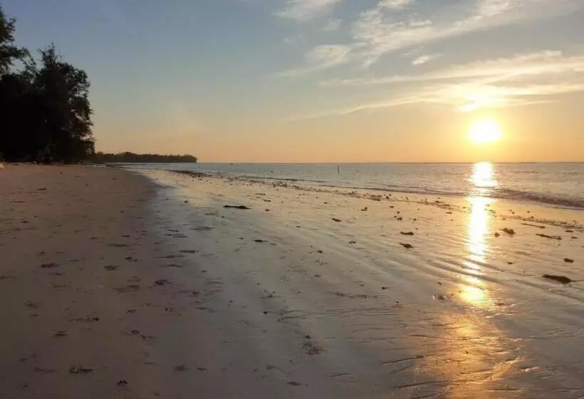 ペンション Private Beach House With Sunset View @ Kuala Penyu Sabah