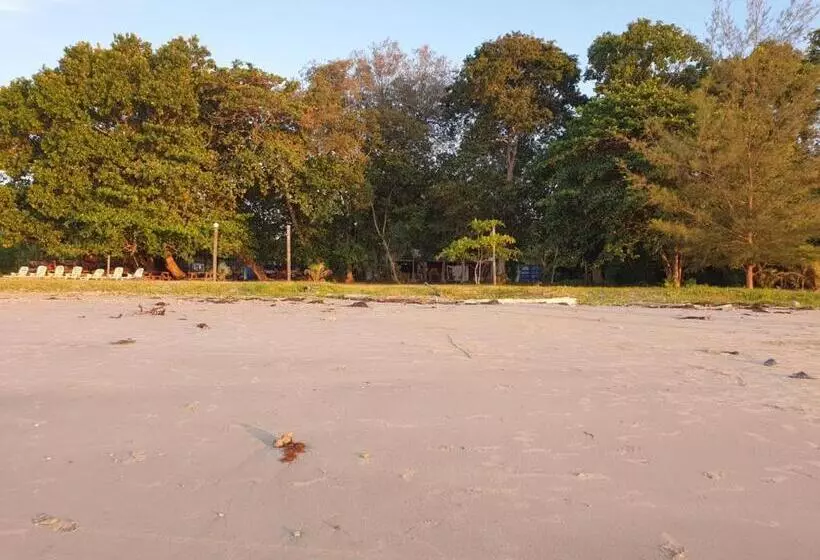 ペンション Private Beach House With Sunset View @ Kuala Penyu Sabah
