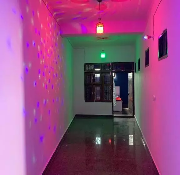 Pop Raj Hotel Oyo