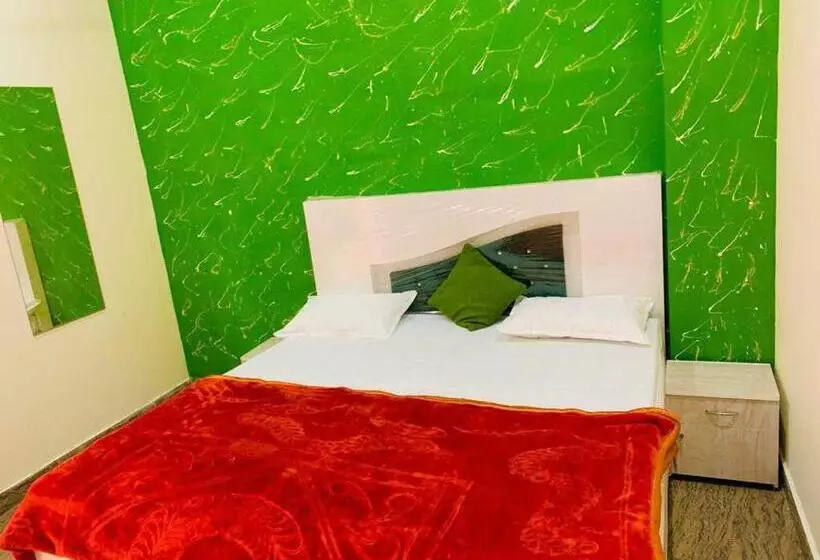 Pop Raj Hotel Oyo