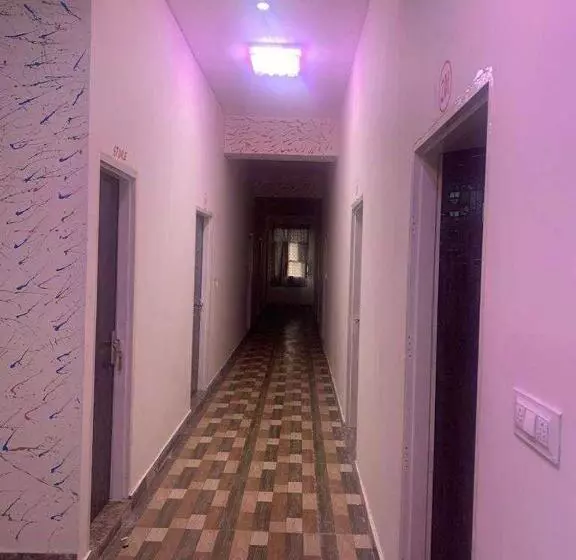 Pop Raj Hotel Oyo