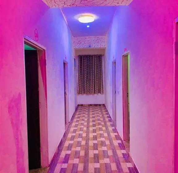 Pop Raj Hotel Oyo