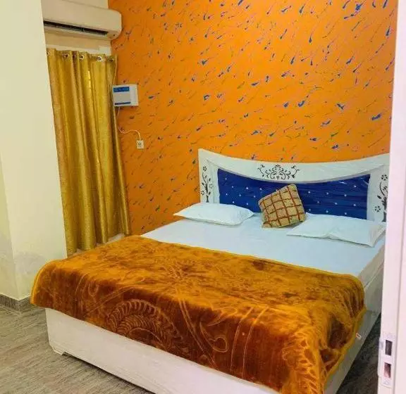 Pop Raj Hotel Oyo