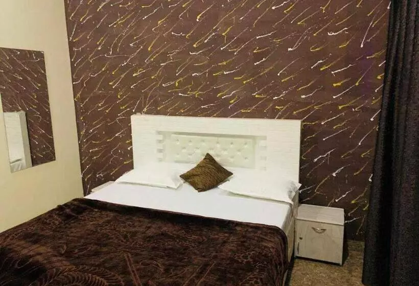Pop Raj Hotel Oyo