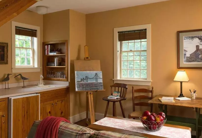 ベッドアンドブレックファースト Inn And Cabins At Vaucluse Spring