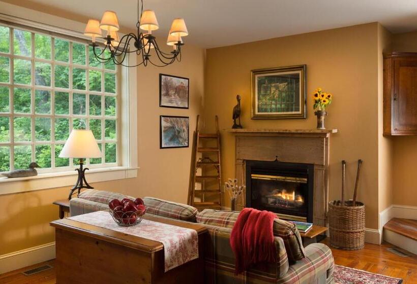 ベッドアンドブレックファースト Inn And Cabins At Vaucluse Spring