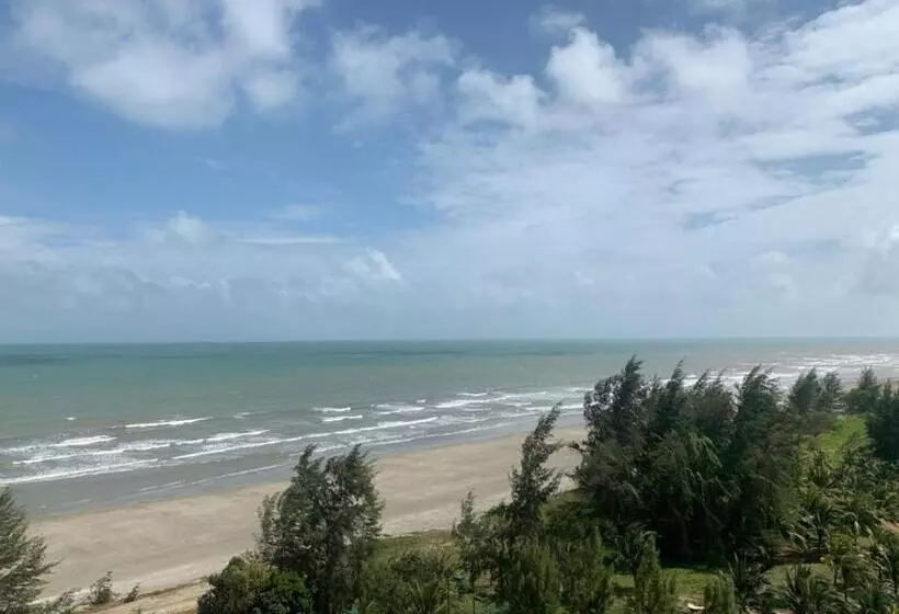 Deluxe Holiday Studio Suite At Timurbay With Seaview