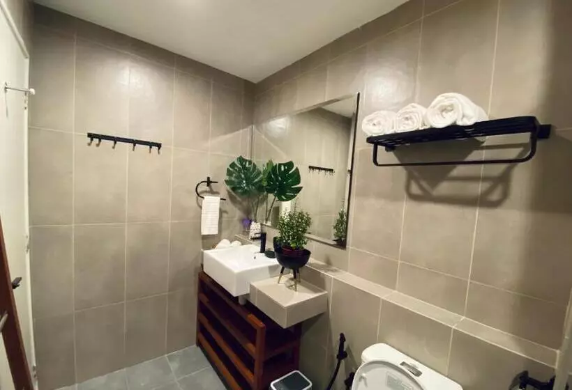 Deluxe Holiday Studio Suite At Timurbay With Seaview