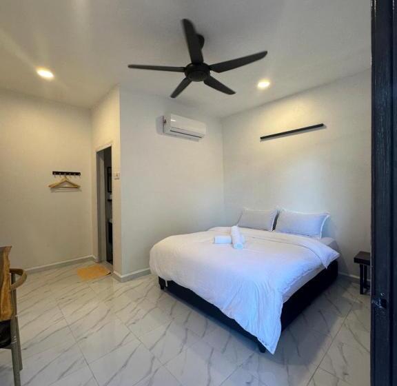 カプセルホテル Guest House Gua Kelam