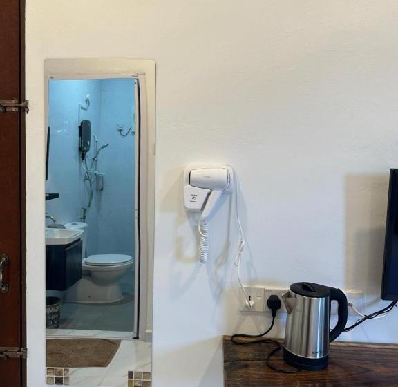 カプセルホテル Guest House Gua Kelam