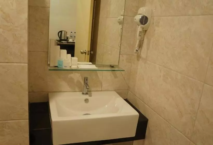 ホテル Labuan Jati