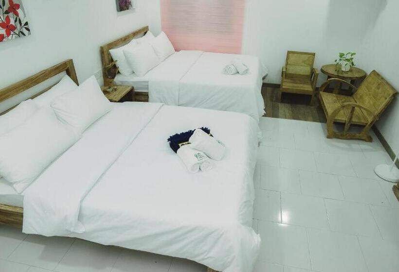 בית מלון כפרי The Serai Cottage Downtown