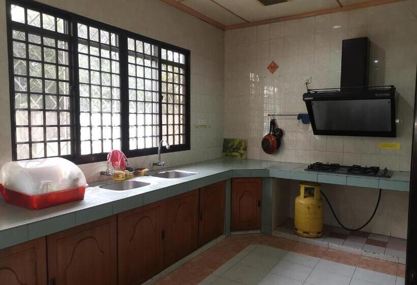 Pensió Shangrila House @ 香格里拉民宿