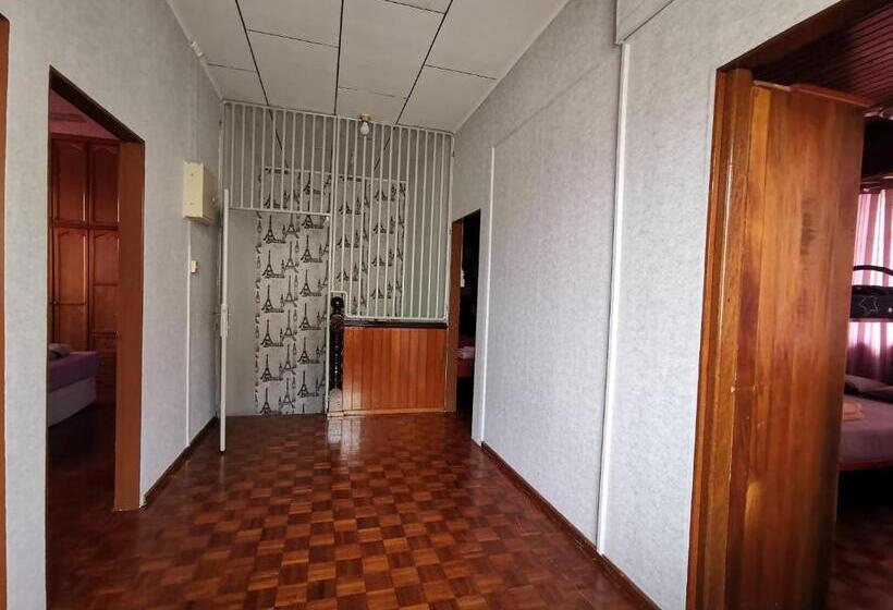 Pensió Shangrila House @ 香格里拉民宿