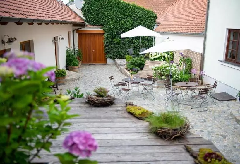 ペンション Weingut Breitenfelder