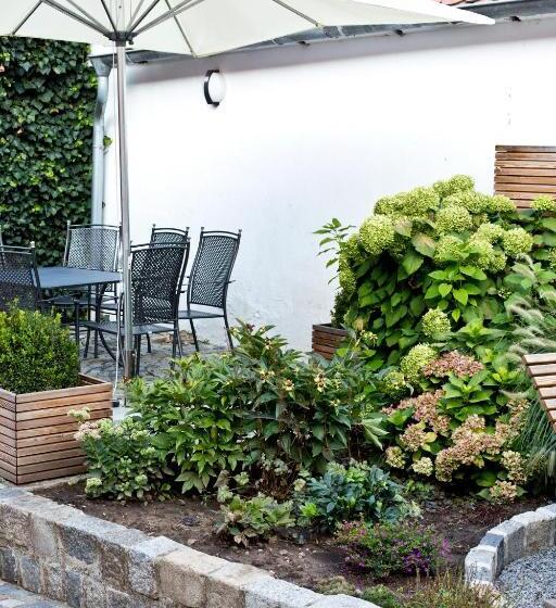 펜션 Weingut Breitenfelder