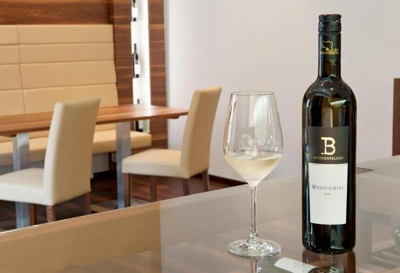 펜션 Weingut Breitenfelder