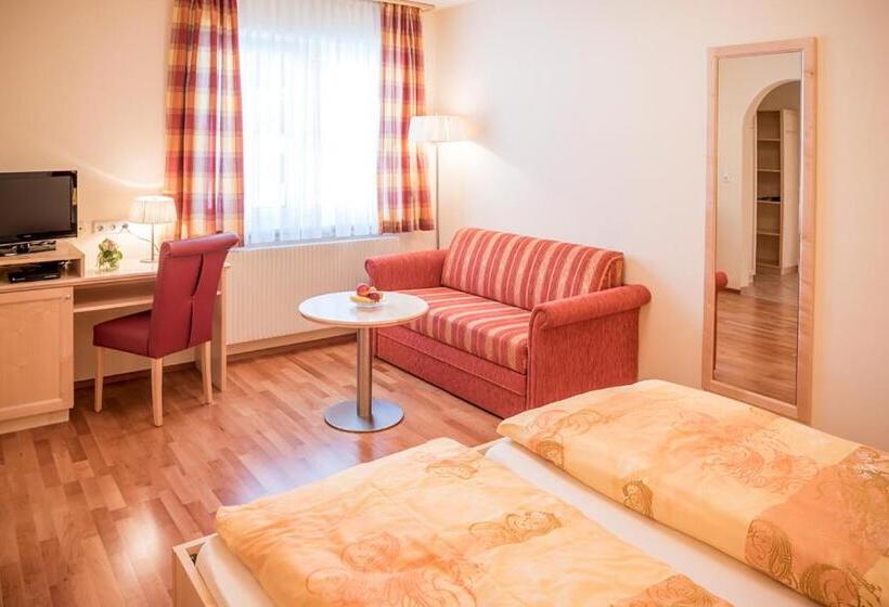 펜션 Weingut Breitenfelder