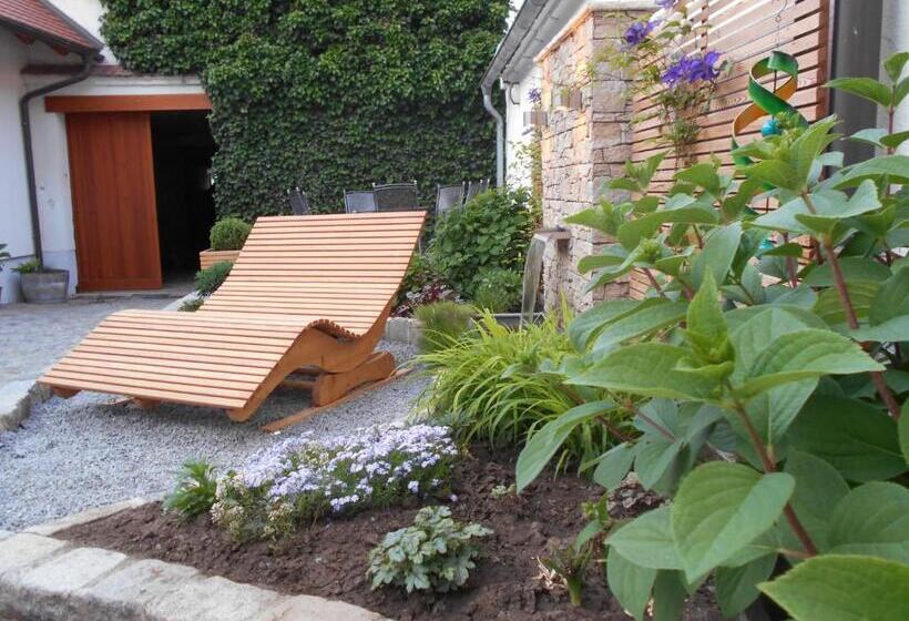 펜션 Weingut Breitenfelder