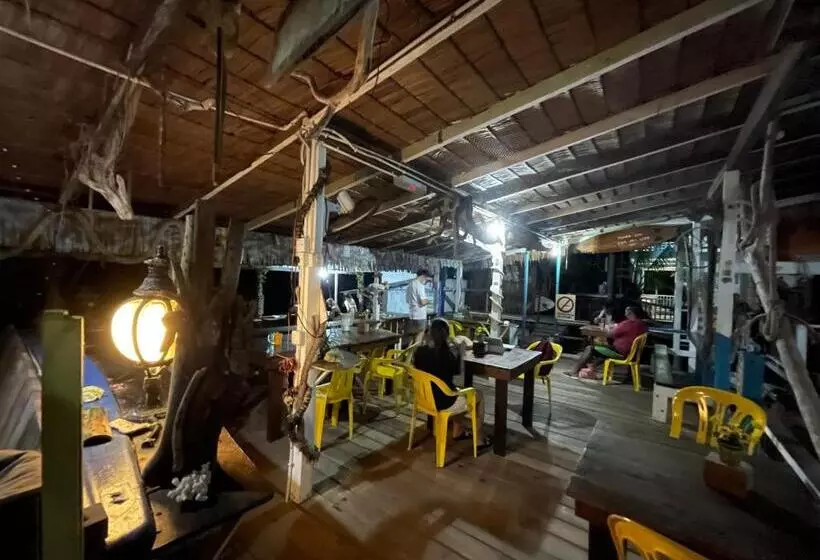 リゾートホテル Beach Shack Chalet   Garden View Aframe Small Unit