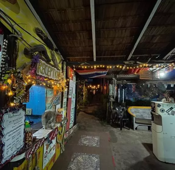 リゾートホテル Beach Shack Chalet   Garden View Aframe Small Unit